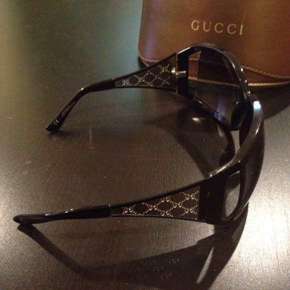 SOLD in bundle | Gucci sunglasses - Picture 2 of 3