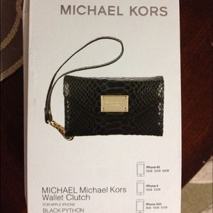 Michael Kors Iphone 4/4s wallet