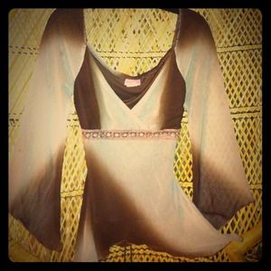 🚫BUNDLE FOR T3T🚫 SOLD Beautiful Top