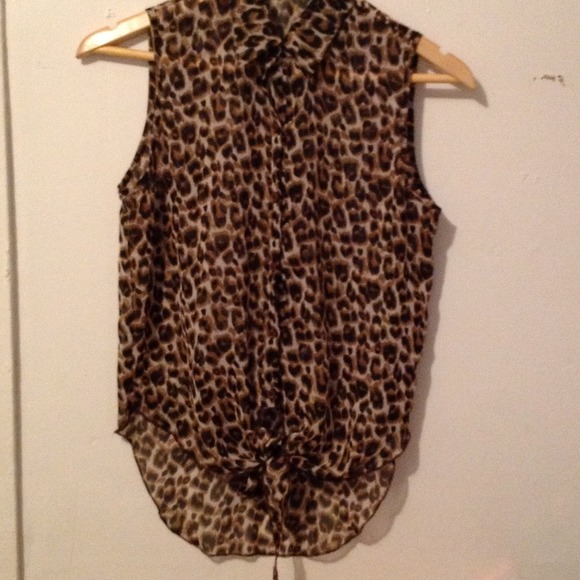 Love Culture Tops - Really cute LEOPARD PRINT Top