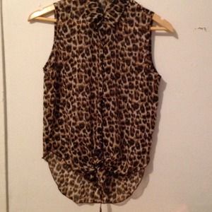 Really cute LEOPARD PRINT Top