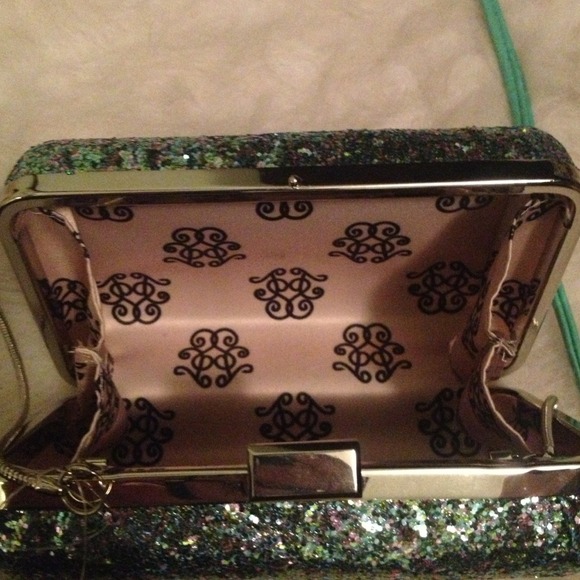 Sold🚫Gorgeous Jessica Simpson Clutch - Picture 3 of 3