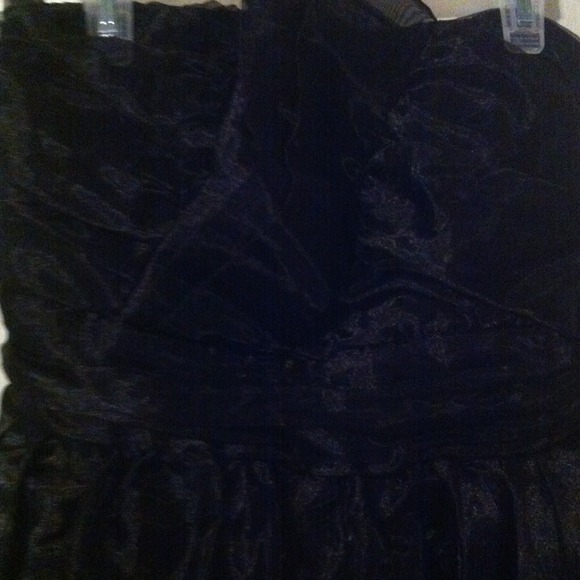 Black dress, reduced from $20 - Picture 2 of 4