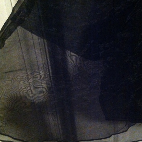 Black dress, reduced from $20 - Picture 4 of 4