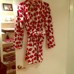 On hold!  cozy robe with red heart print