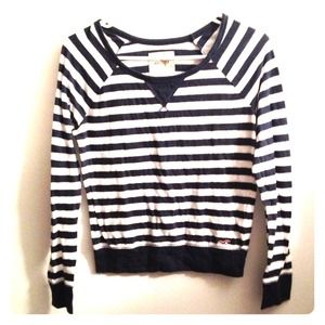 Hollister tops