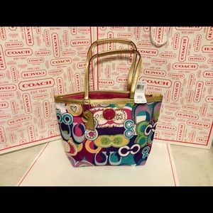 For..@itskismet ... F19434. Authentic coach tote
