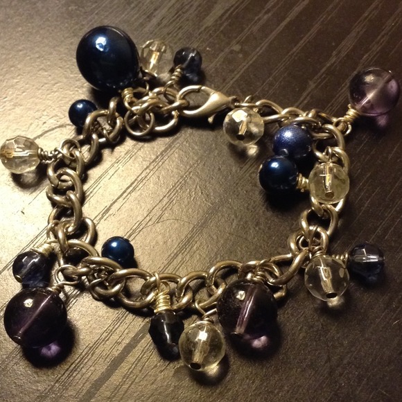 Blue beaded dangle charm bracelet