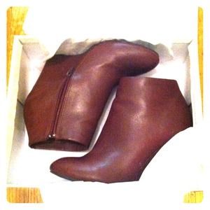 💢SOLD💢 Brand new booties!