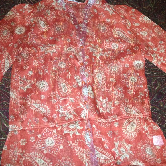 Red floral print top - Picture 1 of 3