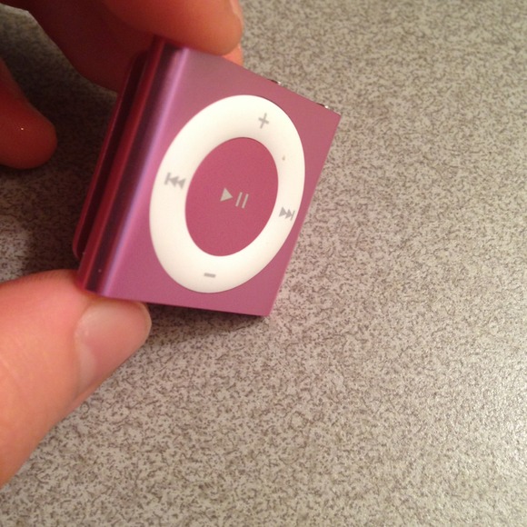 iPod - Picture 3 of 3