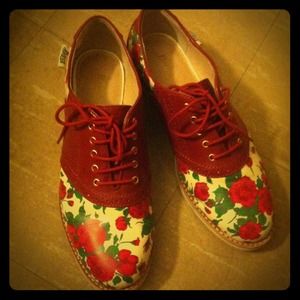 Red Rose Shoes