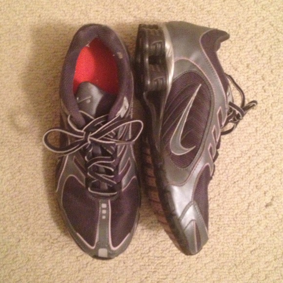 Women's Nike Shox Size 10