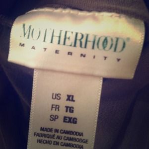 Maternity 👣 --SOLD--