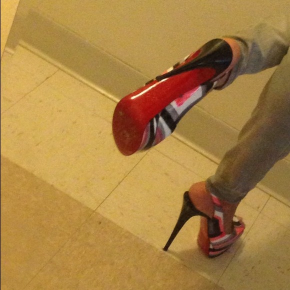Red bottoms🚫🚫SOLD🚫🚫 - Picture 3 of 3