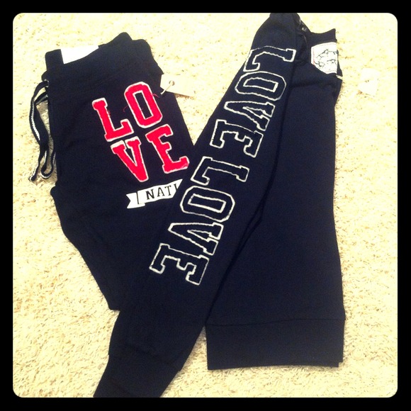 ✳LOVE JOGGING SET SIZE S🔻REDUCED