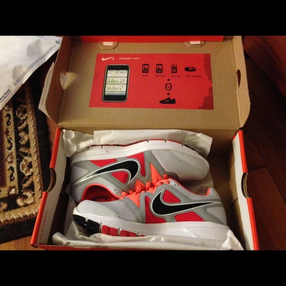 🚫SOLD to @angelmaria🚫 Nike Shoe