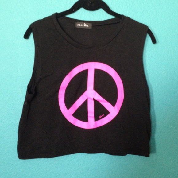 🎀Traded🎀Peace print mid top😍