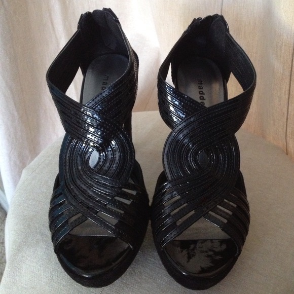 🎀Sold🎀Black party heel!!