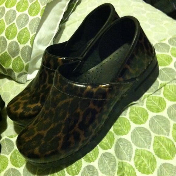 Cheetah print danskos