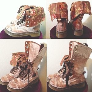 Dr. Martens Shoes - Dr. Martens Triumph 1914 Floral Boot *BUNDLED 1itm Dr. Martens Shoes - Dr. Martens Triumph 1914 Floral Boot *BUNDLED 1itm