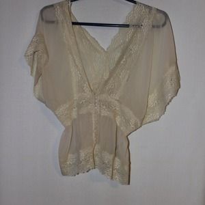 Forever 21 lace shirt. 🎀