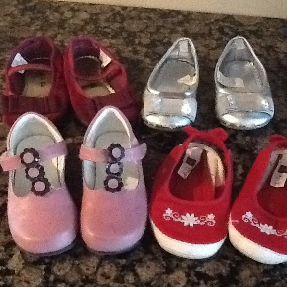 Baby bundled with Old Navy dresses for @heatherj75