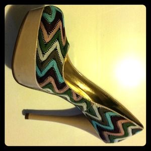 Multicolor heels