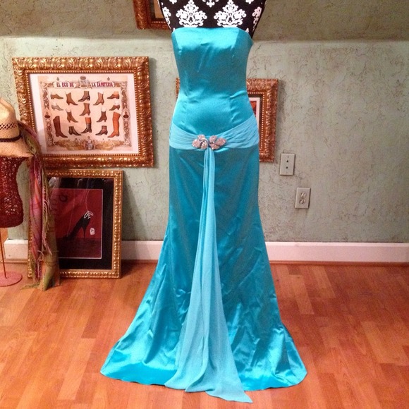 Jovani Evening Gown / Prom Dress - sz 6