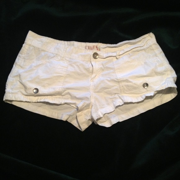 🚨UNAVAILABLE TRADED🚨White shorts
