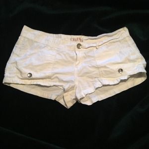 🚨UNAVAILABLE TRADED🚨White shorts