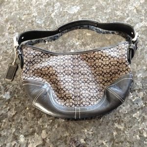 TRADED!! 100% authentic Coach small signature hobo