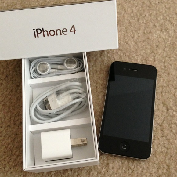 ❌SOLD❌📲Black iPhone 4 📲