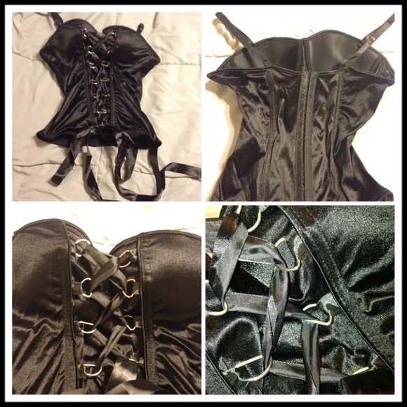 Sexy black lace up bustier. Sz Lg