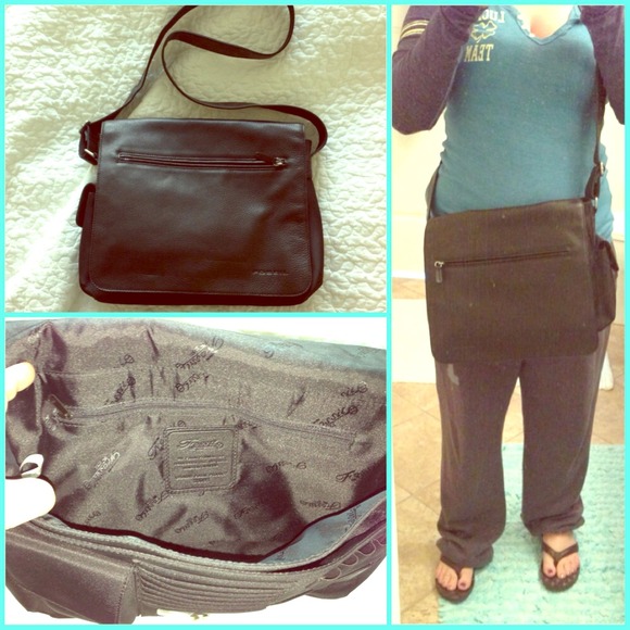 📌Reduced 2nd time📌FOSSIL BLACK MESSENGER BAG