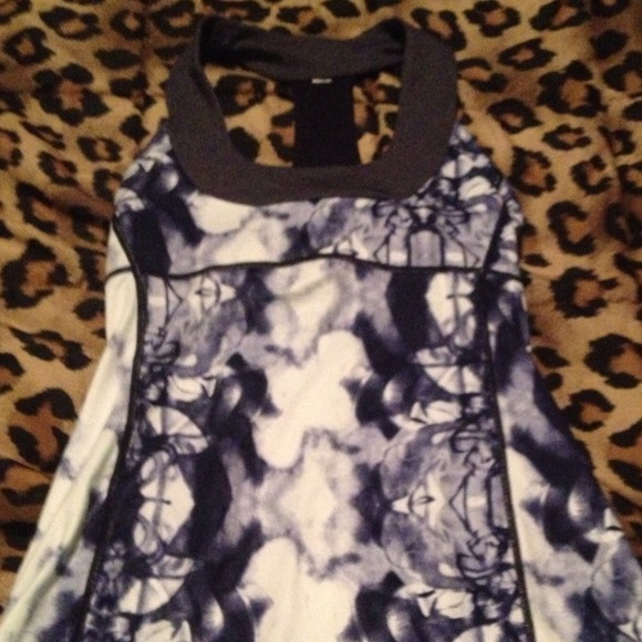 Lulu lemon tank top 🚫reserved till Wednesday 🚫