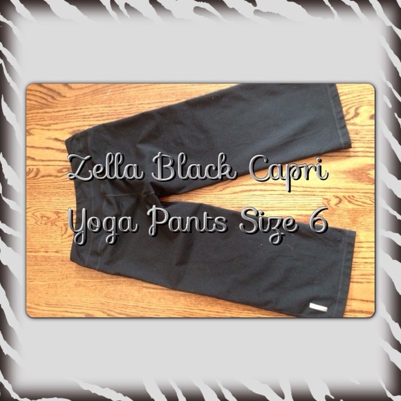 *SOLD* Zella Reversible CapriYogaPants Size6
