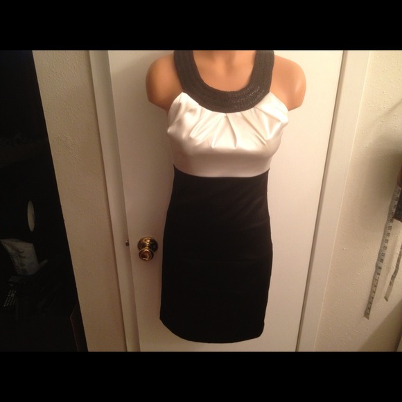 Caparros Blk Fabric Slv Studded Bowtie Heels Sz8.5 - Picture 4 of 4