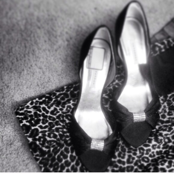 Caparros Blk Fabric Slv Studded Bowtie Heels Sz8.5 - Picture 2 of 4