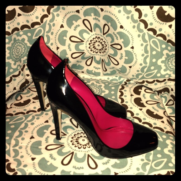  REDUCED Black Cavallini Pumps