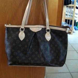 INSPIRED Louis Vuitton Purse