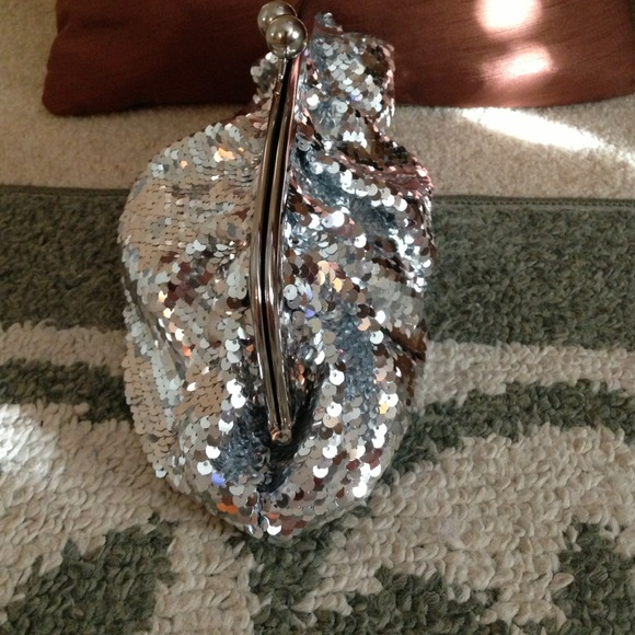 Silver sequin clutch purse "Limited Edition" - Picture 3 of 4