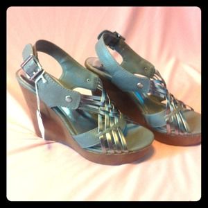 🔵Reserved🔵Grey/Silver elegant strap wedges! 😻💁