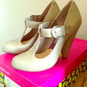 Kensie Girl Nude T Strap Heels 6