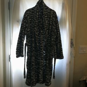 🔷🔹🔷REDUCED🔷🔹🔷Ultra plush Zebra robe