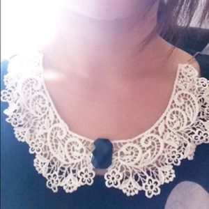 White lace collar