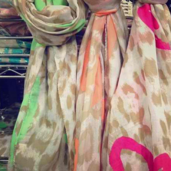 Green scarf