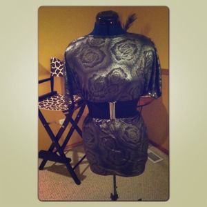 💥SOLD💥Dressy grey and black top