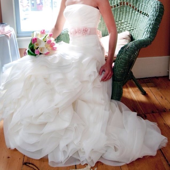 New with tags size 2 Vera wang white wedding dress
