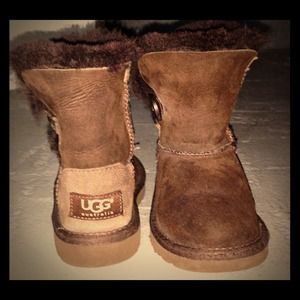 Ugg Boots toddler size 7 in chocolate brown.